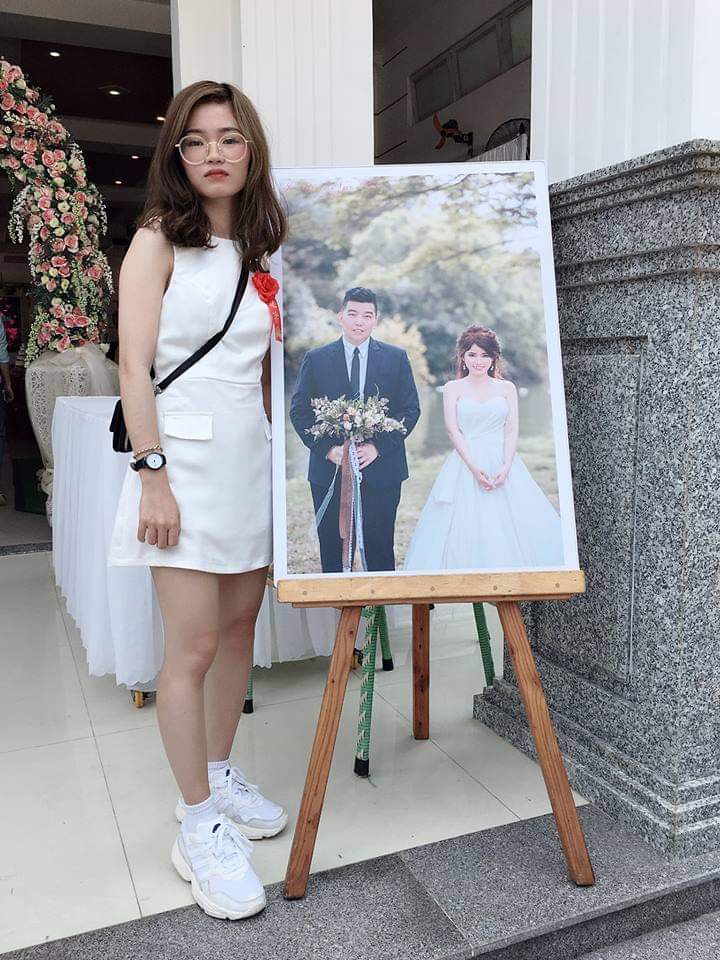 Có điều gì trên đời này khổ đau hơn việc con gái chân đã ngắn lại còn cong?