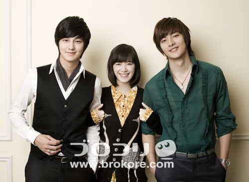 Hình ảnh gây bão hôm nay: Tài tử Vườn sao băng và Goo Hye Sun tái hợp sau 10 năm, loạt diễn viên vào bình luận