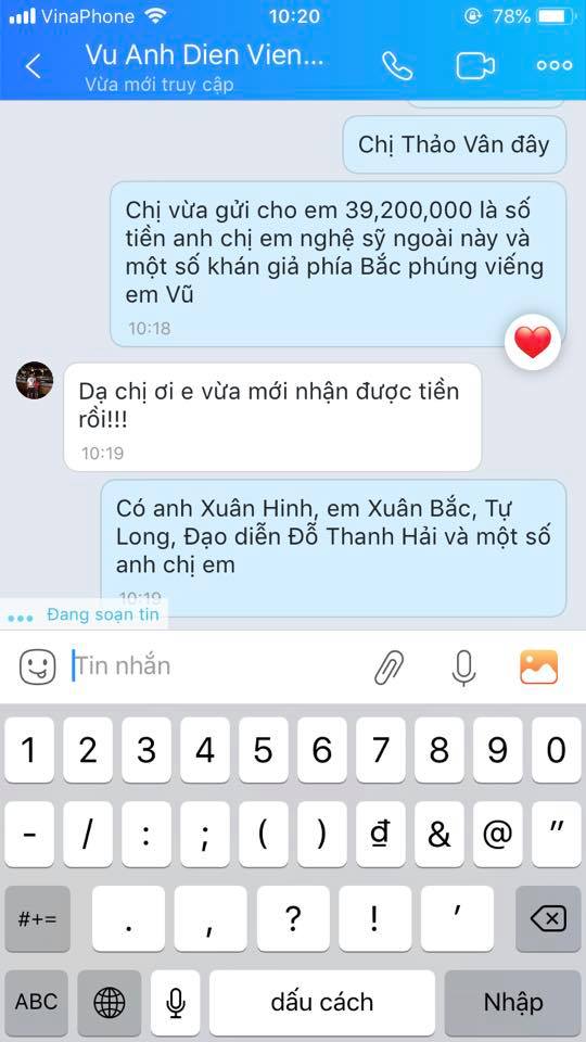 MC Thảo Vân thay mặt nhiều nghệ sĩ miền Bắc gửi tiền phúng viếng đến gia đình nghệ sĩ Anh Vũ