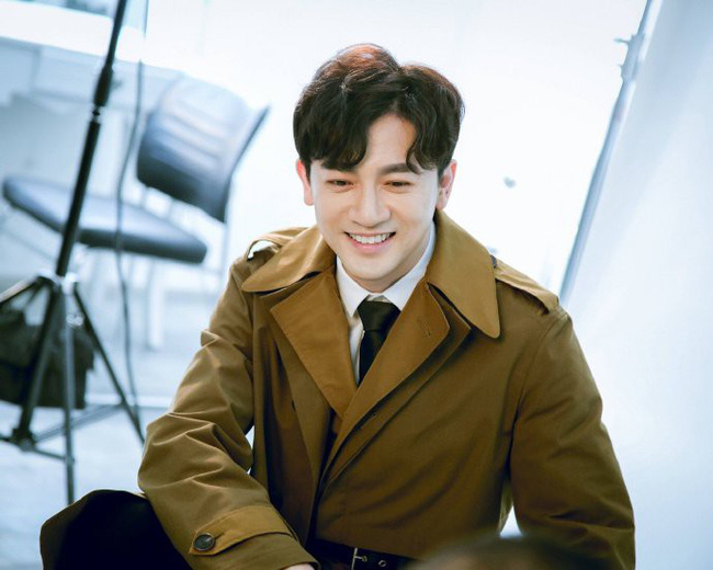 Cạo râu và đổi kiểu tóc, Tô Hữu Bằng U45 thay đổi 180 độ với hình ảnh trẻ trung, điển trai đến rụng tim