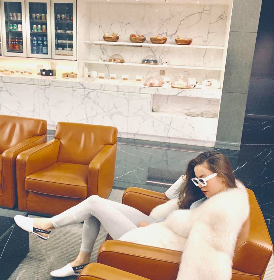 Châu Bùi đi ăn sương sương mà diện street style như dự yến tiệc, Khánh Linh cắt tóc ngắn trông giống... Đào Bá Lộc