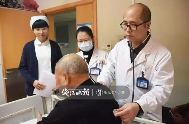 Cả 2 vợ chồng đều bị ung thư, chỉ vì hành động người chồng hay làm