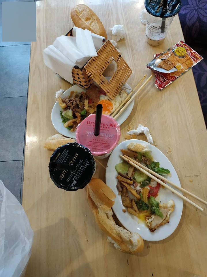 Muốn nếm trải sự khổ, hãy làm nghề dịch vụ - Câu chuyện chân thực về ngành của cô gái bán trà sữa khiến dân mạng phát sốt