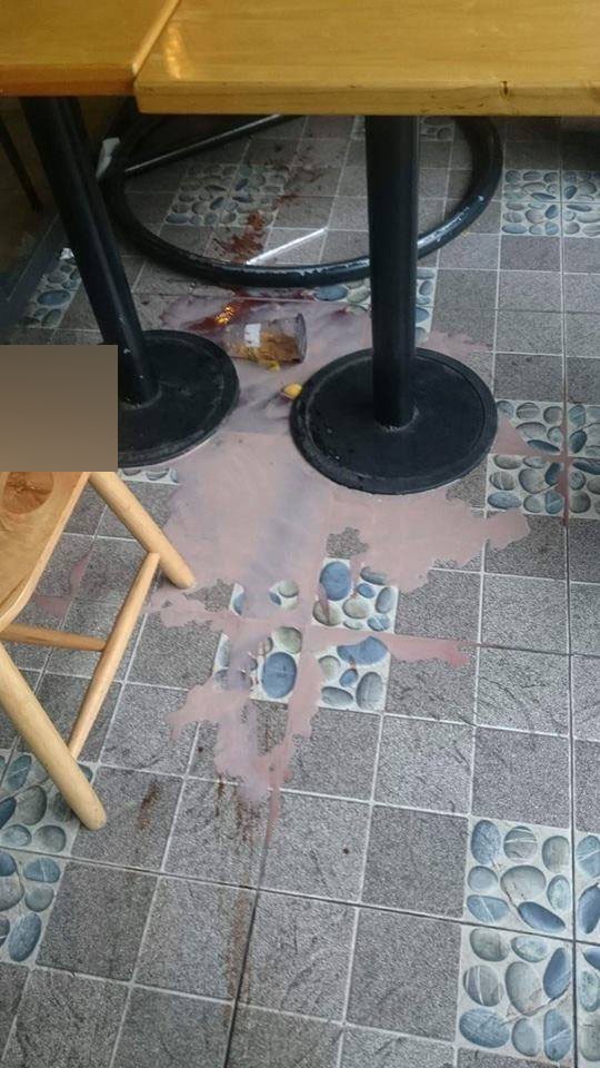 Muốn nếm trải sự khổ, hãy làm nghề dịch vụ - Câu chuyện chân thực về ngành của cô gái bán trà sữa khiến dân mạng phát sốt