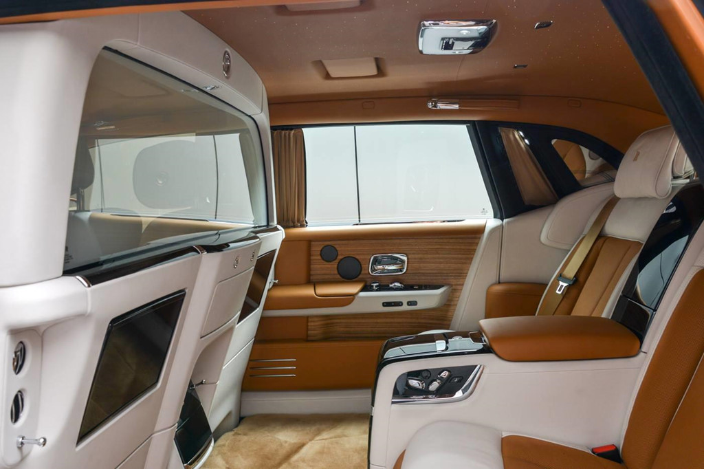 Rolls-Royce Phantom bản đặc biệt với vách ngăn riêng tư tuyệt đối