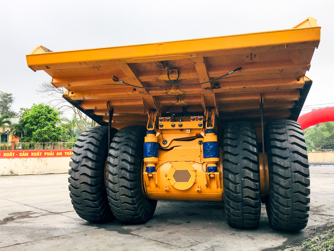 Belaz 75131 - siêu xe tải lớn nhất Việt Nam