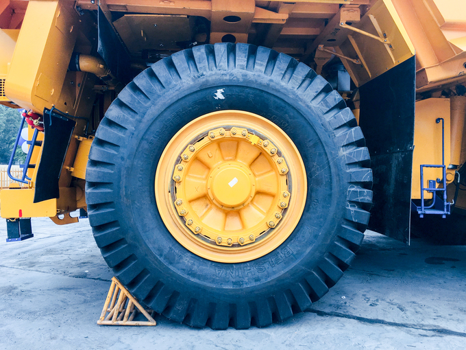 Belaz 75131 - siêu xe tải lớn nhất Việt Nam