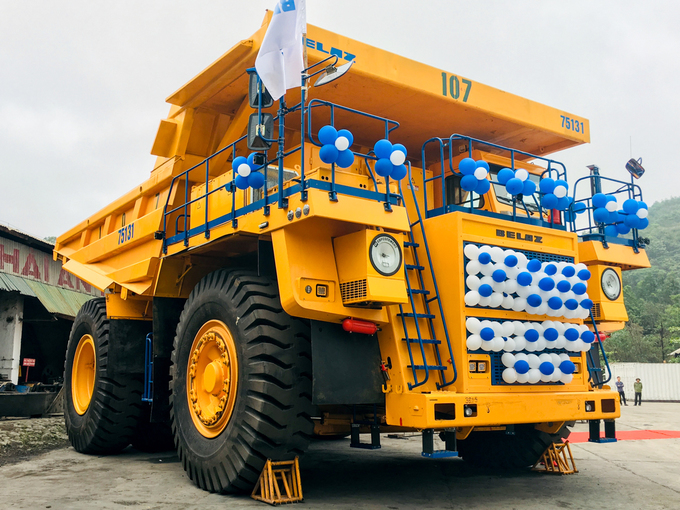 Belaz 75131 - siêu xe tải lớn nhất Việt Nam