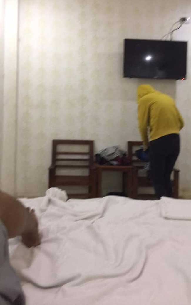 Phát hiện chồng đi gái khi khôi phục ảnh bị xóa trong điện thoại, vợ tra hỏi thì chồng bảo Chỉ chụp ảnh, không sex