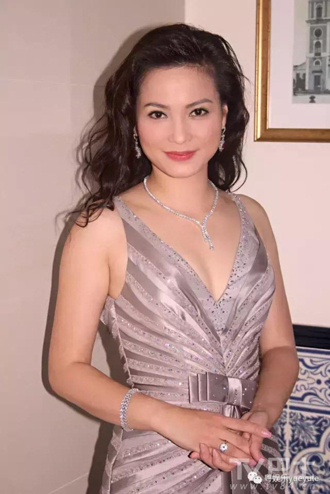 Tỷ phú vung tiền mua mỹ nhân làm người tình, cuối đời lãnh trái đắng, chết trong nghèo khổ