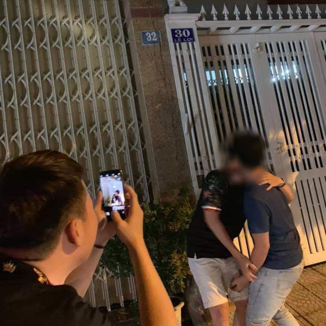 Tranh cãi dữ dội việc dân mạng kêu gọi check in trước nhà cựu Viện phó VKS sàm sỡ bé gái