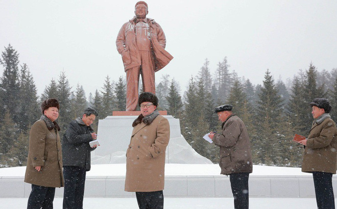 Ông Kim Jong Un thường chỉ đến 1 địa điểm đặc biệt trước hoặc sau sự kiện quan trọng: Ý nghĩa đằng sau là gì?