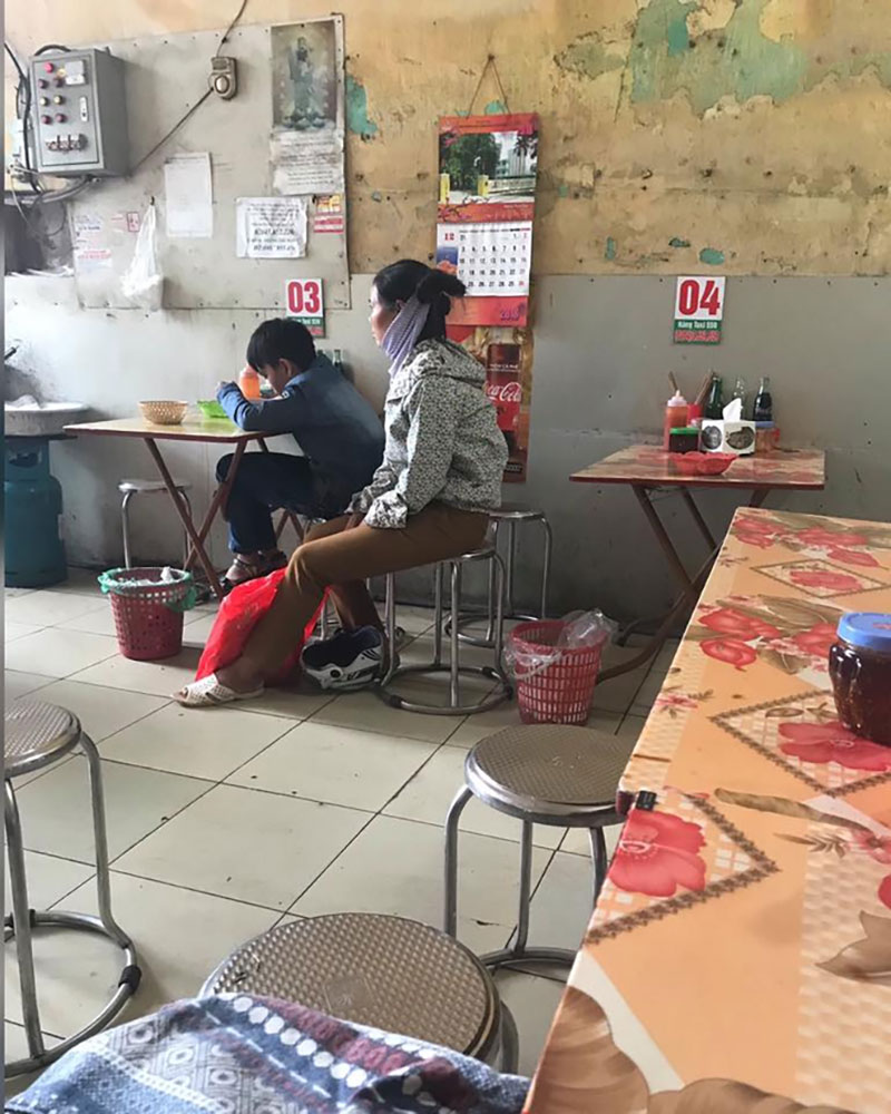 Chuyện cảm động phía sau 3 chữ Mẹ no rồi: Hy sinh tất cả vì con nhưng mấy ai hiểu được lòng cha mẹ