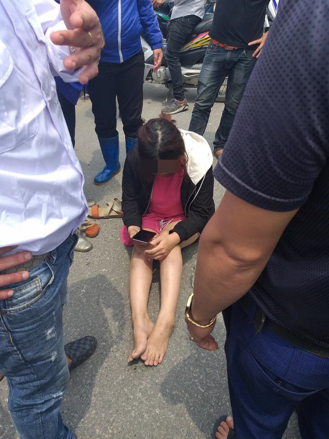 Định nhảy cầu tự vẫn, mẹ bầu thức tỉnh sau một câu nói của bác gái đi đường