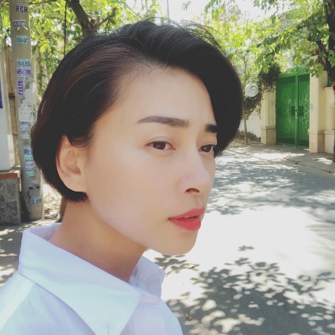 Trong khi các chị em đua nhau dựng mũi thì showbiz Việt luôn có những chiếc mũi tự nhiên cân mọi chuẩn mực dao kéo