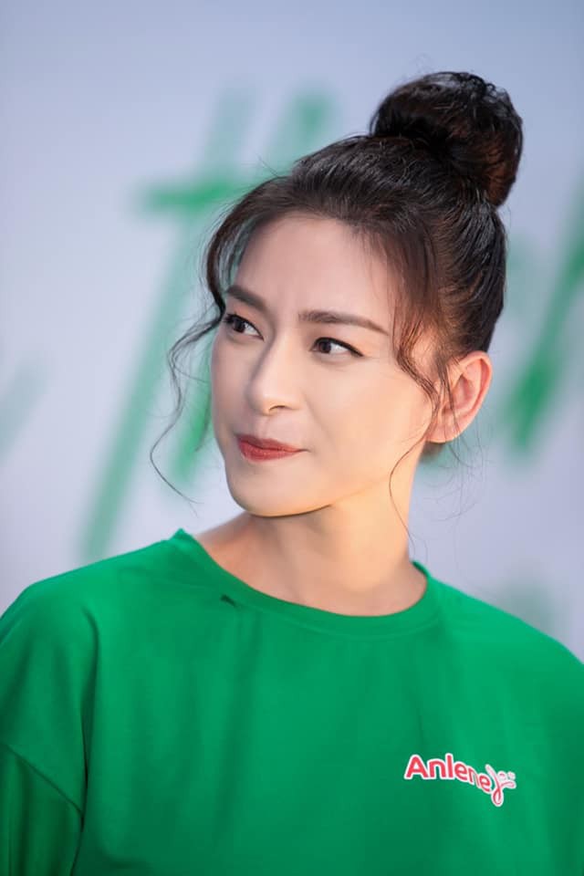 Trong khi các chị em đua nhau dựng mũi thì showbiz Việt luôn có những chiếc mũi tự nhiên cân mọi chuẩn mực dao kéo