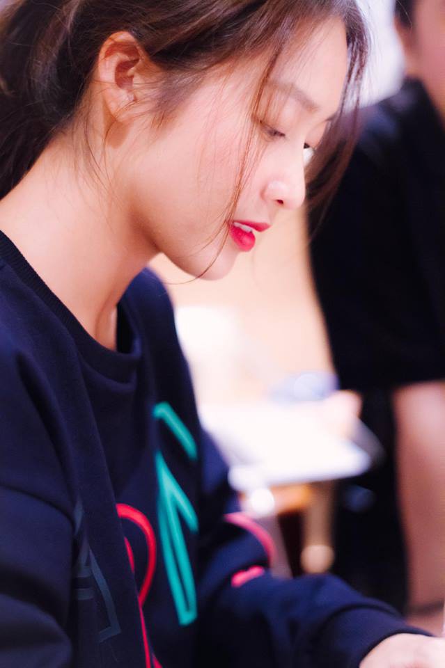 Trong khi các chị em đua nhau dựng mũi thì showbiz Việt luôn có những chiếc mũi tự nhiên cân mọi chuẩn mực dao kéo