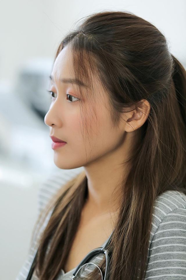 Trong khi các chị em đua nhau dựng mũi thì showbiz Việt luôn có những chiếc mũi tự nhiên cân mọi chuẩn mực dao kéo