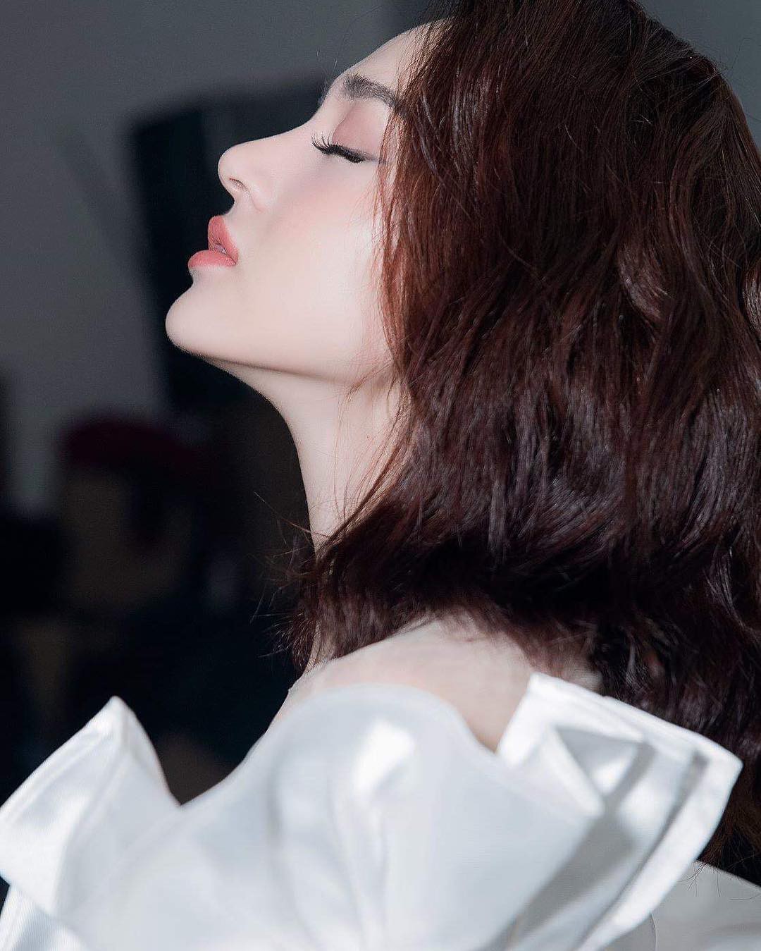 Trong khi các chị em đua nhau dựng mũi thì showbiz Việt luôn có những chiếc mũi tự nhiên cân mọi chuẩn mực dao kéo