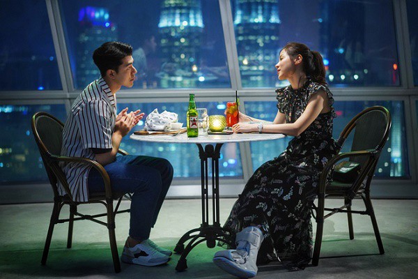 Cuộc gặp mặt bất đắc dĩ của gái ế hàng tuyển với gã phi công ngạo mạn và cái kết bất ngờ hơn phim