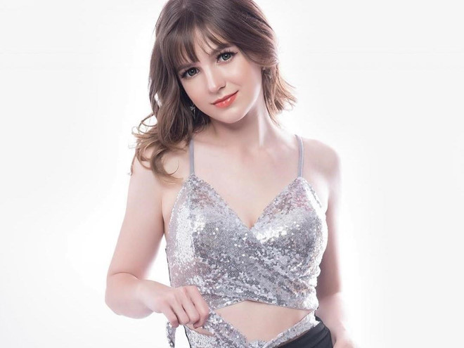 Cô gái Ukraine gợi cảm và xinh như búp bê, đang là DJ tại Hà Nội