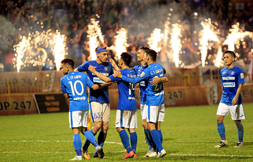 Dồn lịch V-League: Chưa phải cách hay giúp HLV Park