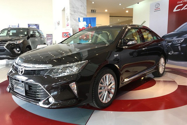 Giờ là thời điểm vàng mua ô tô của người Việt: Giá xe chạm đáy, khuyến mãi liên tiếp, tặng cả lạc