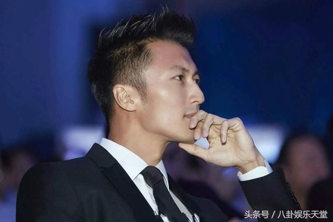 Những lần thời trang của Tạ Đình Phong gây nhức mắt người nhìn Những lần thời trang của Tạ Đình Phong gây nhức mắt người nhìn