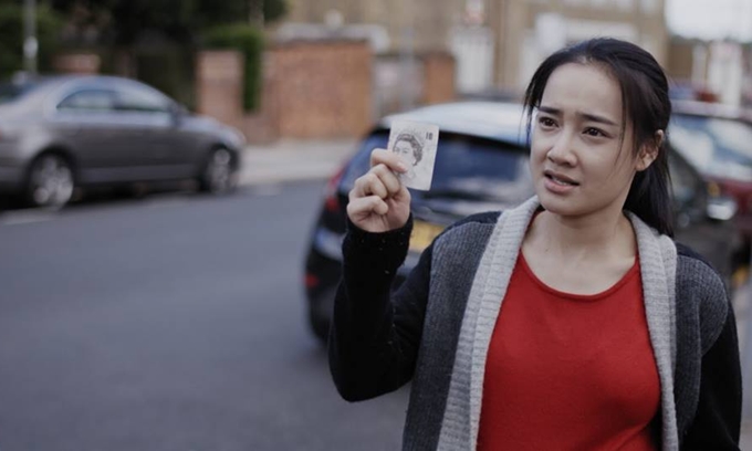 Nhã Phương làm nail, mang bầu giả hơn 1 tháng ở Anh