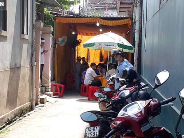 Vụ người đàn ông bị đâm tử vong khi nhắc đôi nam nữ vượt đèn đỏ: Nạn nhân mới lấy vợ