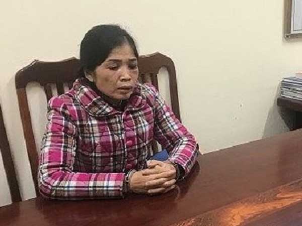 Bắt người phụ nữ ôm 20 bánh heroin trên xe khách