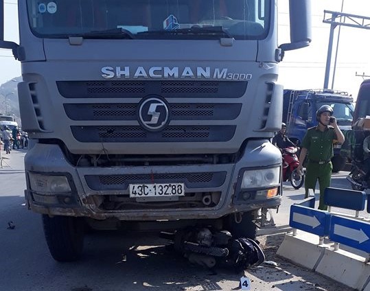 Va chạm kinh hoàng với xe ben, người phụ nữ chạy xe máy tử vong thương tâm