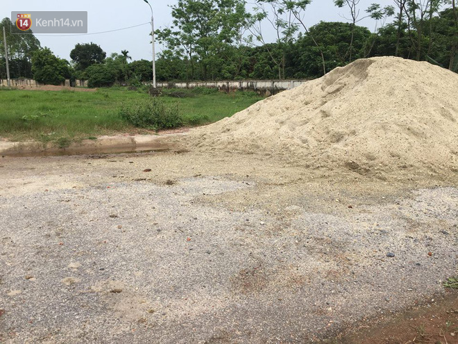 Chủ đàn chó cắn bé trai 7 tuổi tử vong lao ra khỏi nhà uy hiếp, chửi bới phóng viên