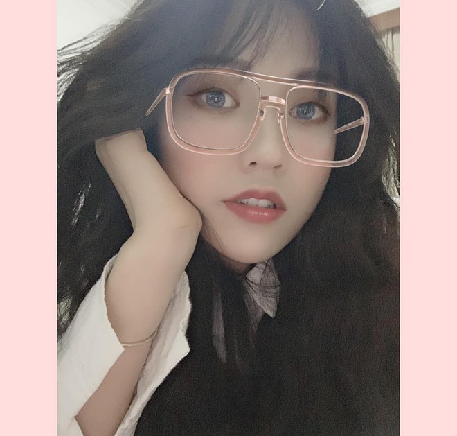 Nữ du học sinh Việt đang được truy lùng info nhiều nhất hôm nay: Nhan sắc như idol Hàn Quốc lại hao hao một Á hậu Việt Nam