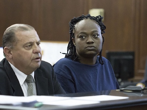 Người phụ nữ đẩy nạn nhân xuống đường ray, cho tàu điện ngầm cán qua 2 năm trước, nhận bản án 20 năm tù giam