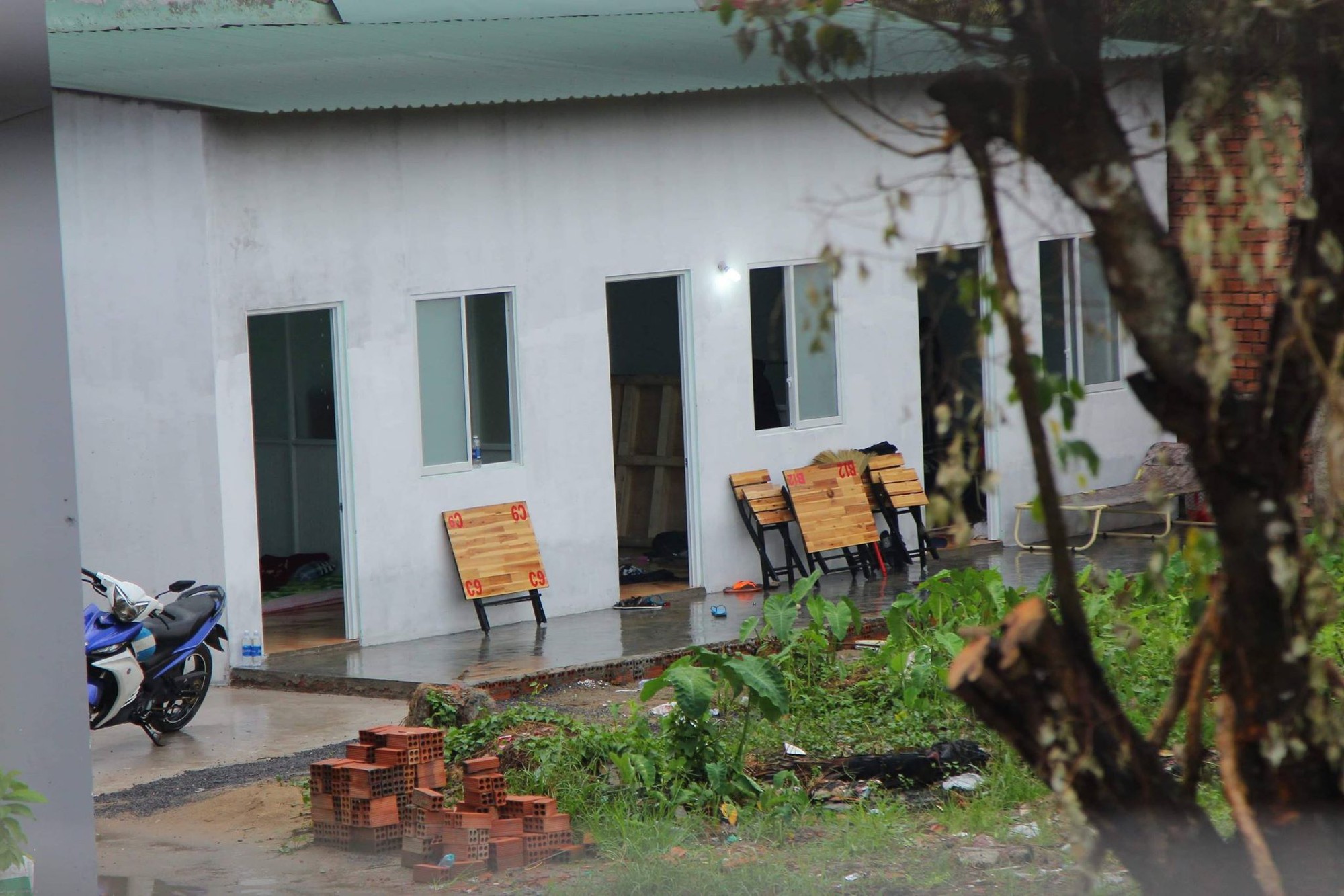 Hai nhân viên đầu bếp bị nam thanh niên 10x đâm thương vong ở Sài Gòn