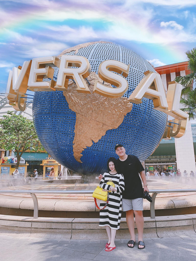 Choáng với độ chiều vợ của người chồng trong bức ảnh đội mưa chạy xe máy đuổi theo taxi Choáng với độ chiều vợ của người chồng trong bức ảnh đội mưa chạy xe máy đuổi theo taxi