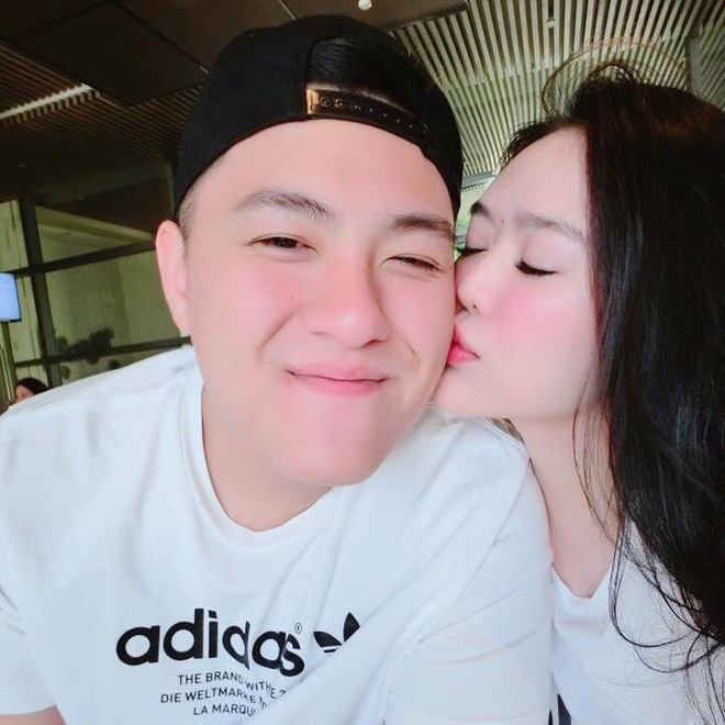 Choáng với độ chiều vợ của người chồng trong bức ảnh đội mưa chạy xe máy đuổi theo taxi Choáng với độ chiều vợ của người chồng trong bức ảnh đội mưa chạy xe máy đuổi theo taxi