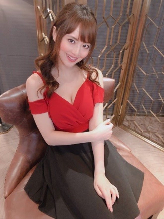 Huyền thoại phim 18+ chính thức nghỉ hưu khiến fan nam tiếc ngẩn ngơ