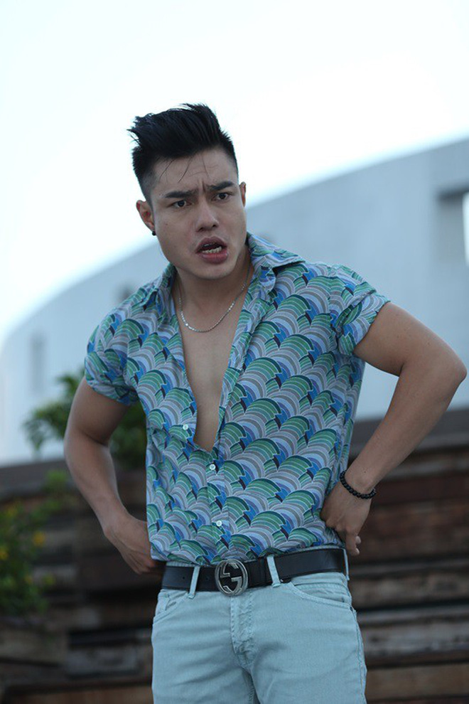 Diễn viên hài Lê Dương Bảo Lâm cợt nhả, miệt thị màu da của nhân viên bán hàng khi ra nước ngoài gây phẫn nộ