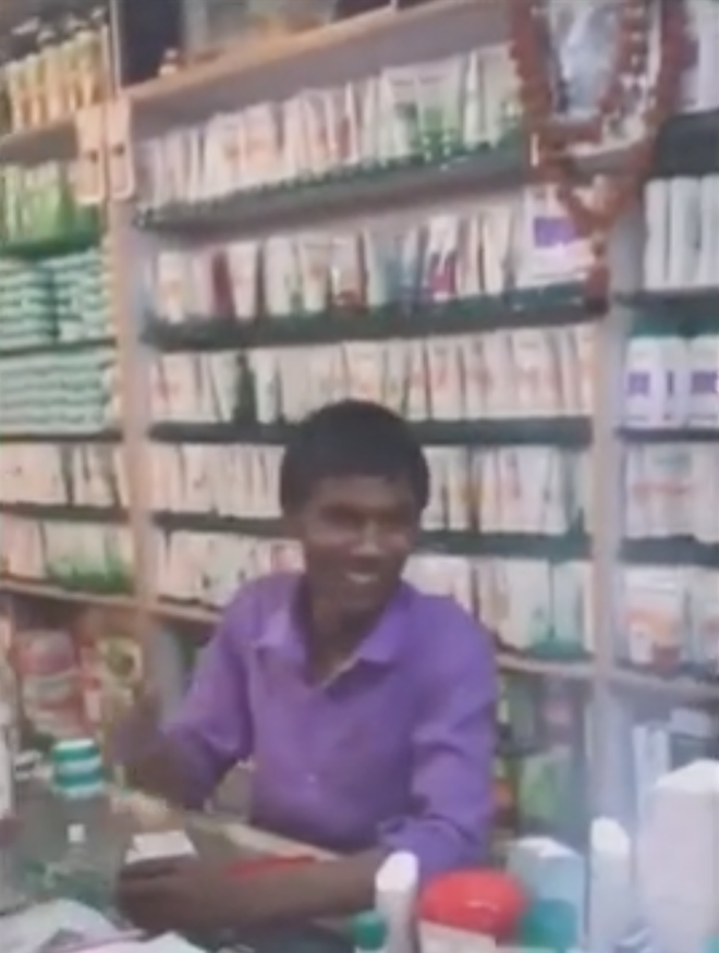 Diễn viên hài Lê Dương Bảo Lâm cợt nhả, miệt thị màu da của nhân viên bán hàng khi ra nước ngoài gây phẫn nộ