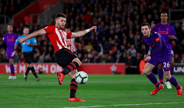 Clip: Salah nổ súng trở lại, Liverpool thắng ngược nghẹt thở để tái chiếm ngôi đầu