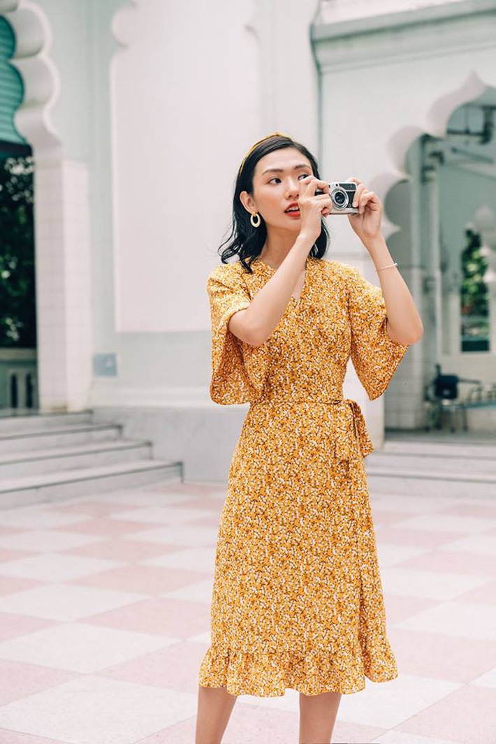 Tháng 4 về gió hát mùa hè, các nàng chờ gì mà chưa xinh tươi với 20 mẫu váy liền từ các thương hiệu Việt Tháng 4 về gió hát mùa hè, các nàng chờ gì mà chưa xinh tươi với 20 mẫu váy liền từ các thương hiệu Việt