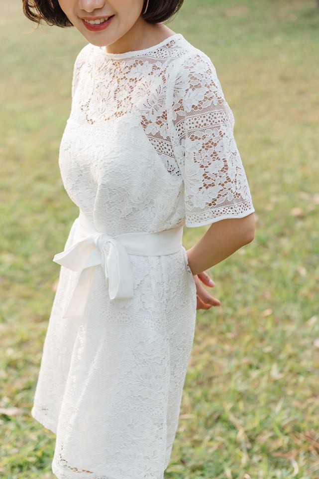 Tháng 4 về gió hát mùa hè, các nàng chờ gì mà chưa xinh tươi với 20 mẫu váy liền từ các thương hiệu Việt