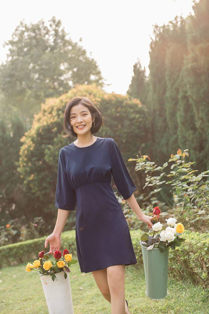 Tháng 4 về gió hát mùa hè, các nàng chờ gì mà chưa xinh tươi với 20 mẫu váy liền từ các thương hiệu Việt Tháng 4 về gió hát mùa hè, các nàng chờ gì mà chưa xinh tươi với 20 mẫu váy liền từ các thương hiệu Việt