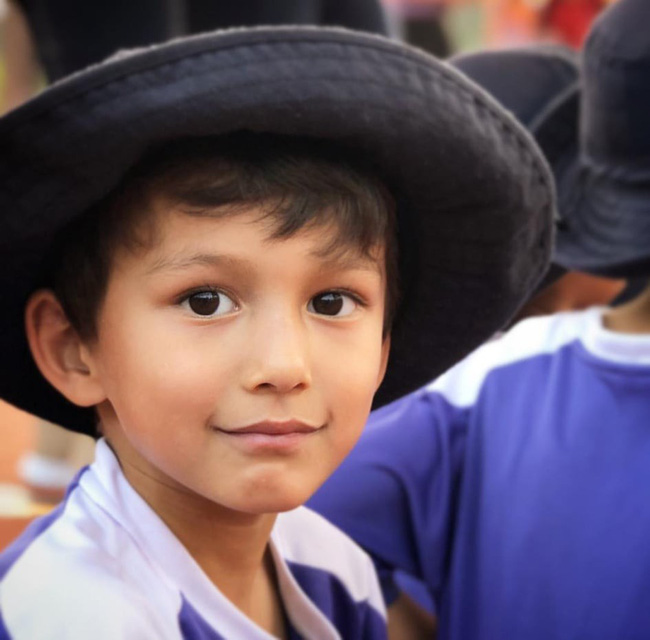 Thân thế bất ngờ của cậu bé lai xinh đẹp trong đám cưới của chồng cũ Hồng Nhung