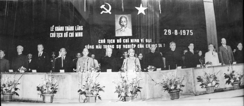 Tổ y tế đặc biệt đầu tiên giữ gìn thi hài Chủ tịch Hồ Chí Minh