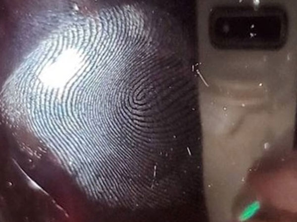 Cảm biến vân tay siêu âm trên Galaxy S10 bị đánh lừa