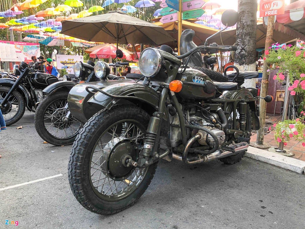 Dàn xe cổ quy tụ tại TP.HCM, nhiều xe cổ xịn đáng chiêm ngưỡng