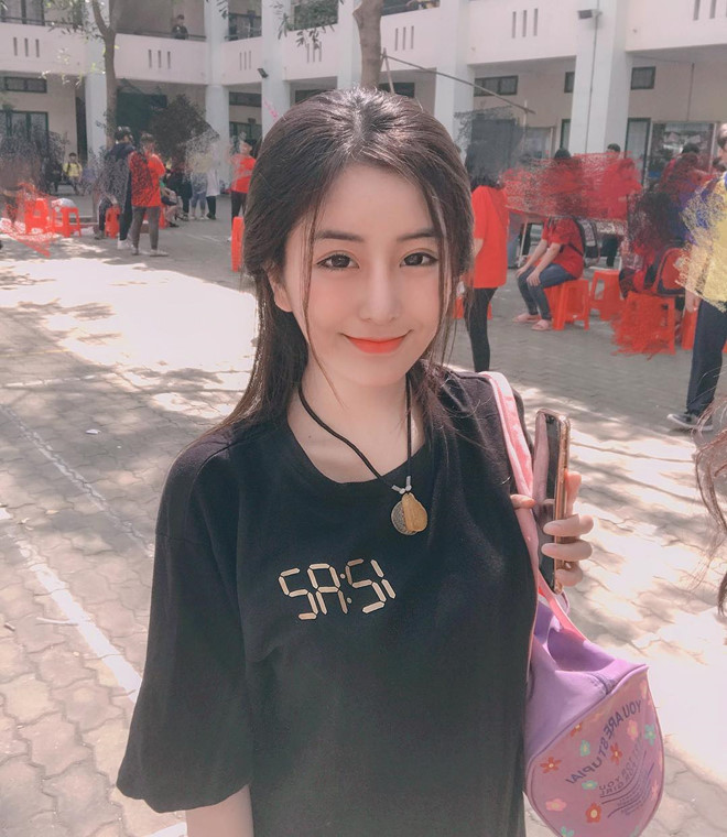 Loạt gái xinh toàn 10X từ lò nhan sắc THPT Bình Hưng Hòa TP.HCM